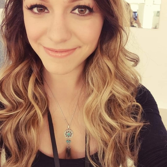 Meet your Posher, Alessandra - Picture 5 of 8